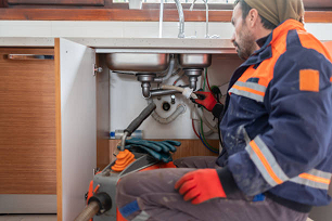 Karamürsel Lavabo Tikali Boru Açma